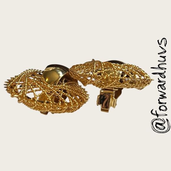 Vintage Gold-Tone Clip-On Earrings – Textured Starburst Design - Picture 7 of 13